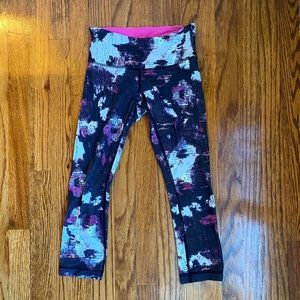 LULULEMON Capris